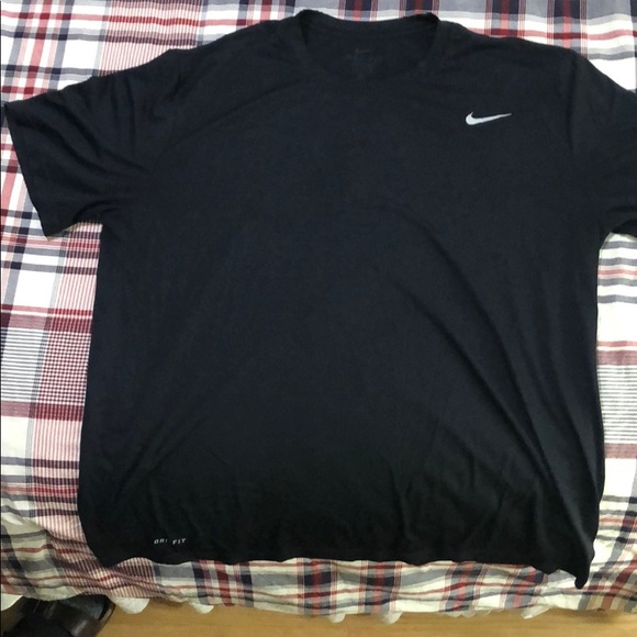 Men’s Black Nike Dri-Fit with Logo - Picture 1 of 5